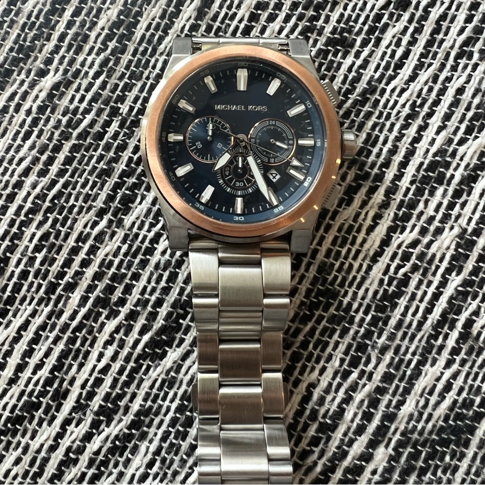 Michael Kors watch - never been worn! NWT! - Picture 4 of 6